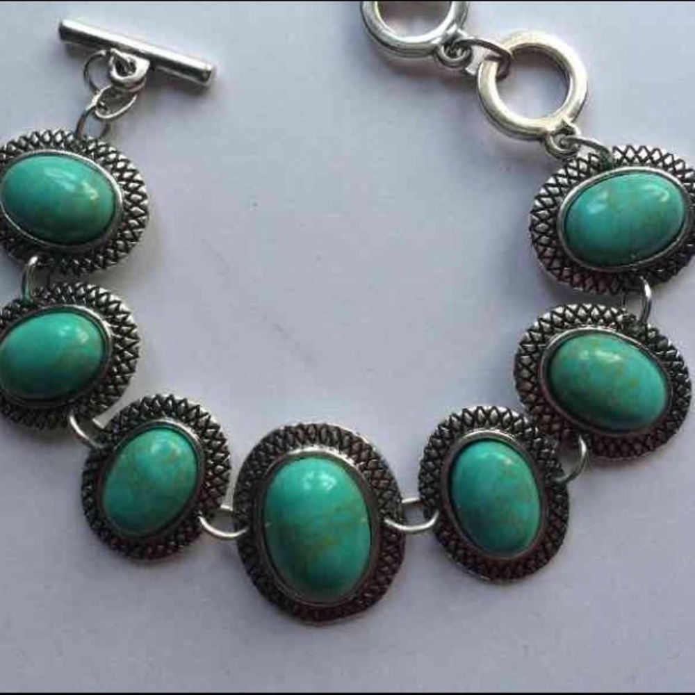 Turquoise silver plated south western style bracelet